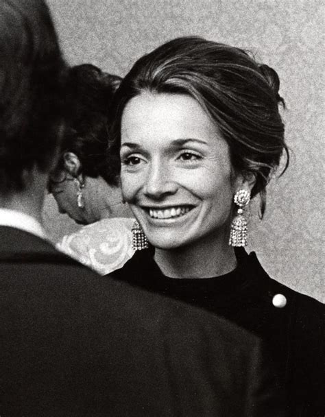 is lee radziwill still living.